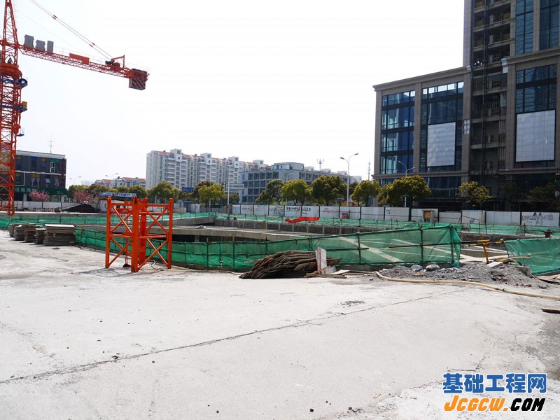 上海市铁狮门桩基施工现场