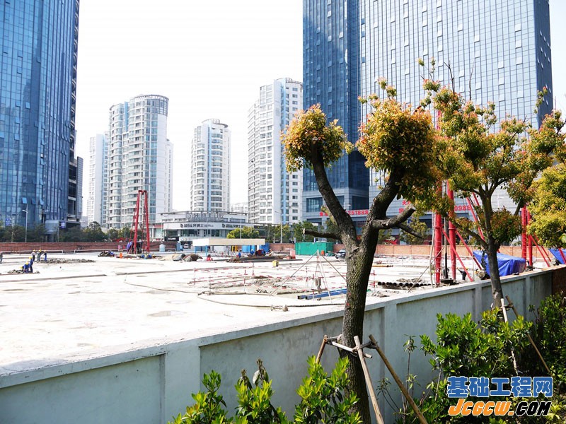 上海市铁狮门桩基施工现场