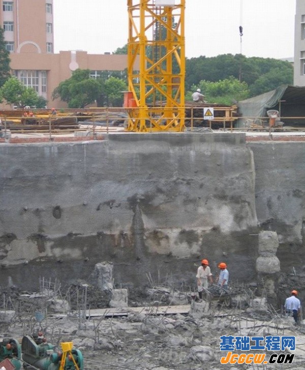 特大建筑深基坑支护工程