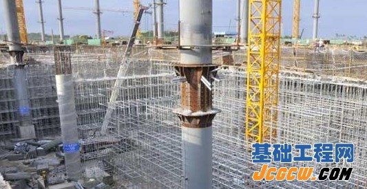 南宁东站实现“上进下出”旅客进出站及候车的模式