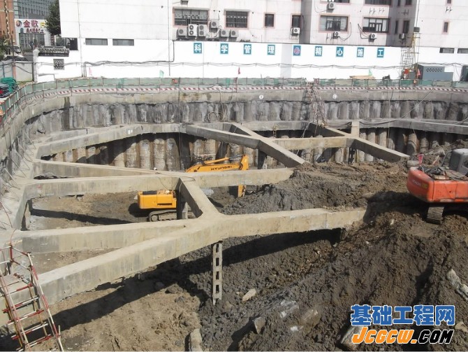 深基坑内支撑基坑开挖顺序图