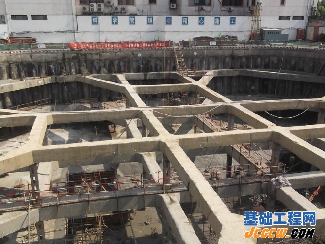 深基坑内支撑基坑开挖顺序图