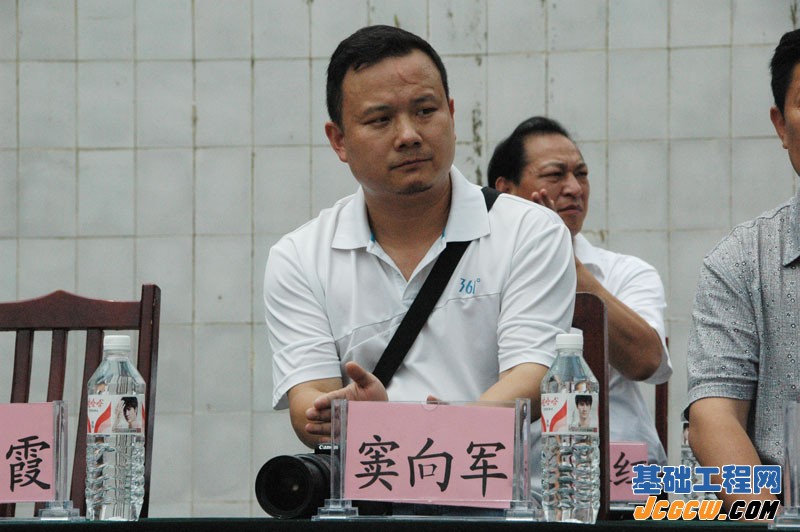 重庆市建筑业协会基础工程分会捐助彭水走马中心小学爱心活动