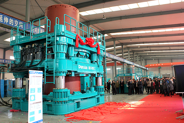 盾安重工DTR3205H全套管全回转钻机新品发布会