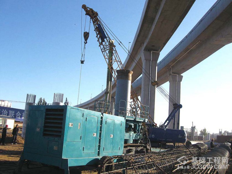 徐州盾安重工DTR2005H全套管全回转钻机施工案例